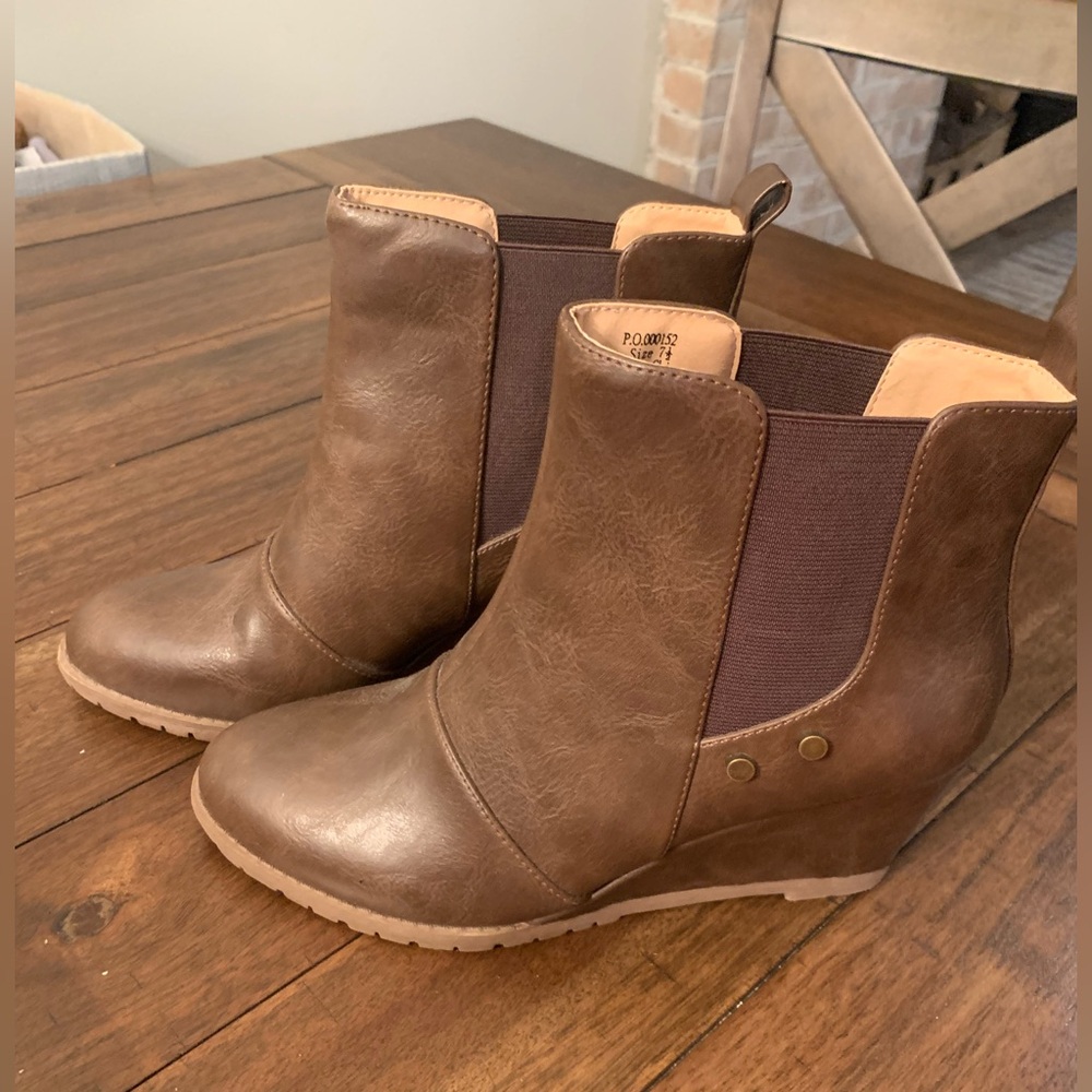 Womens JG Wedge Booties